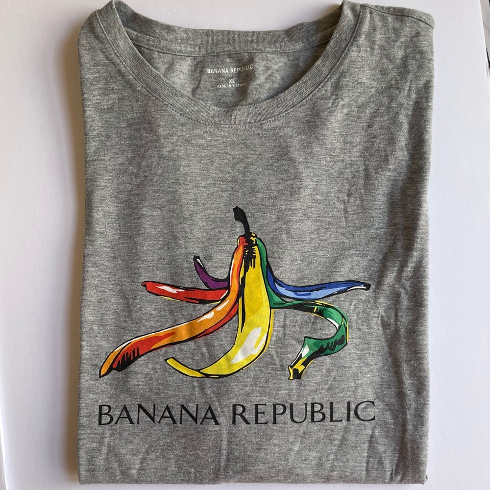 Banana Republic Pride 2020 Rainbow Banana Men’s T-Shirt, Size XL, Brand New